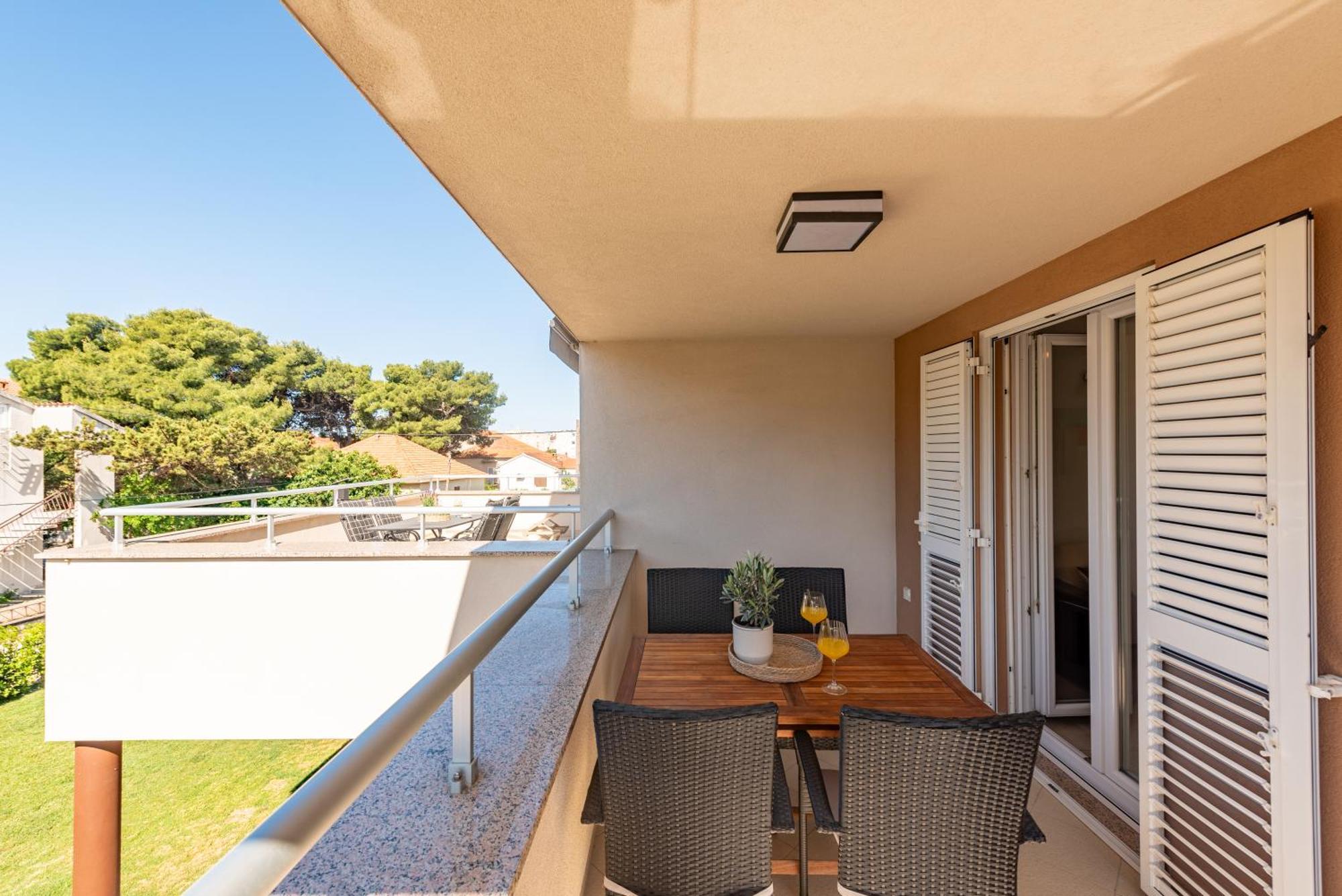 Apartments L&D Biograd Na Moru Exterior photo